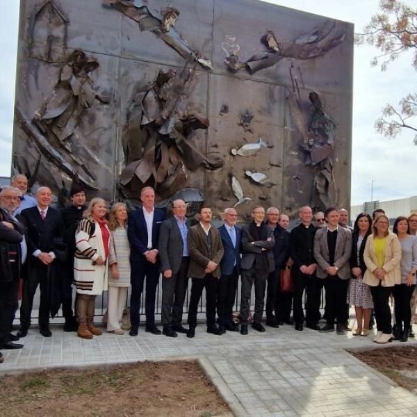 Alboraya, última etapa en la ruta del Grial, descubre la nueva escultura conmemorativa